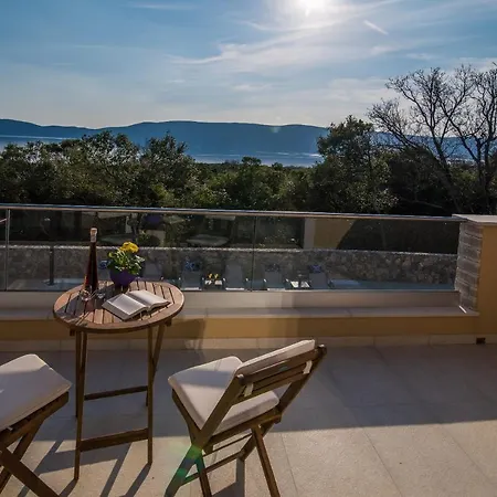 Laura Villa Pinezici (Krk)