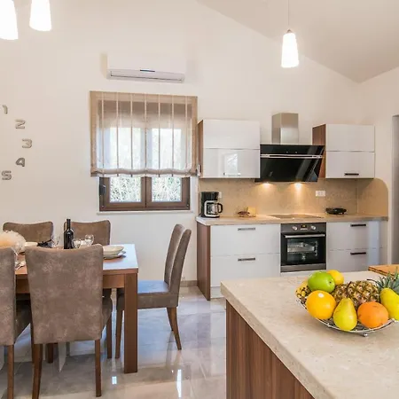 Villa Laura Pinezici (Krk)