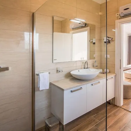 Villa Laura Pinezici (Krk)