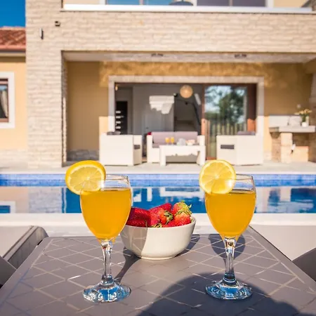 Villa Laura Pinezici (Krk)