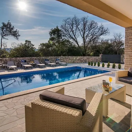 Laura Pinezici (Krk)