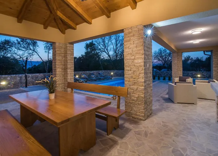 Villa Laura Pinezići